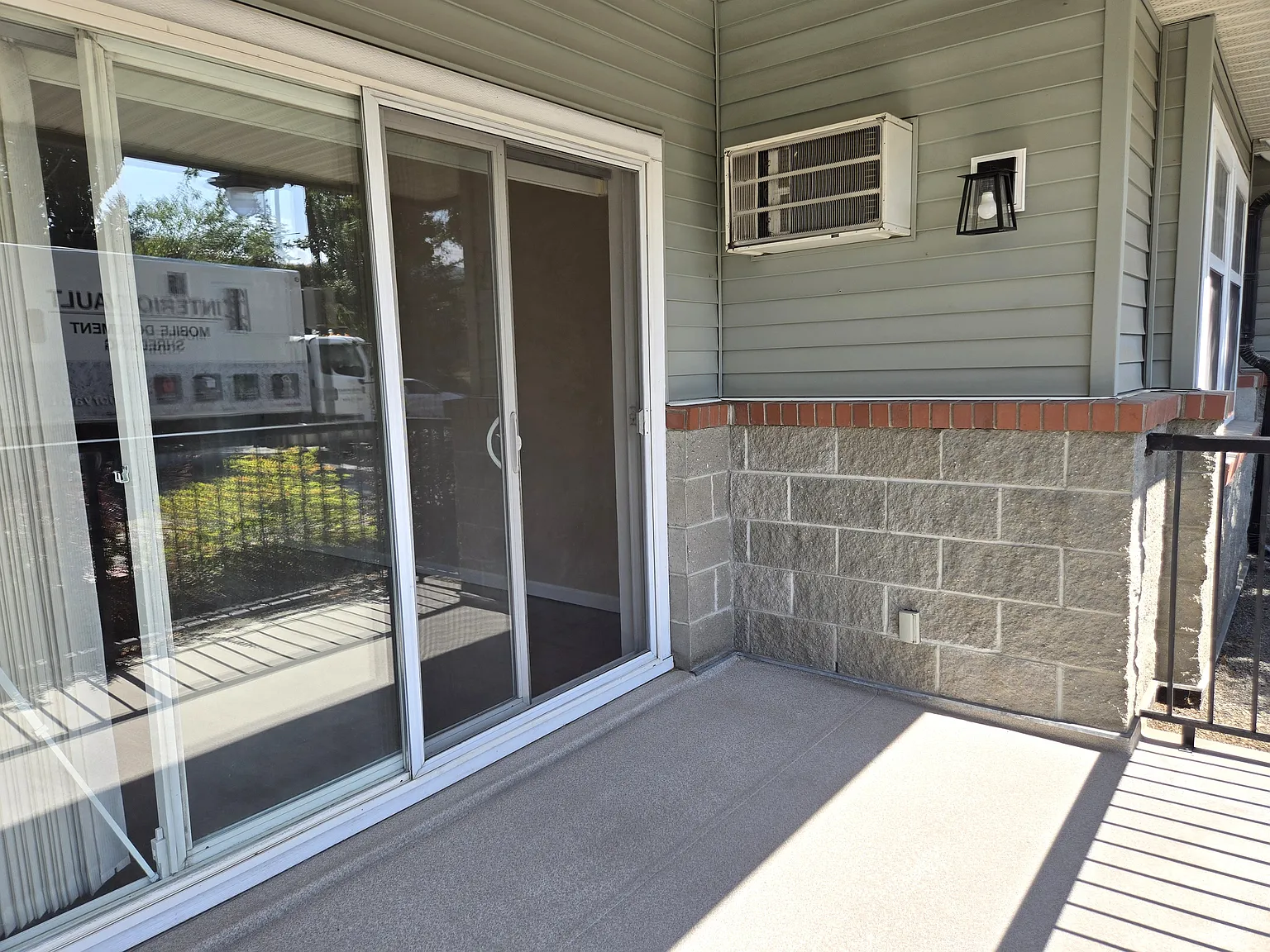 2 bed, 1200 sqft, $2,650 — Photo 2