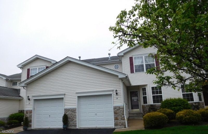 1st image of 14 Spruce Hills Ct