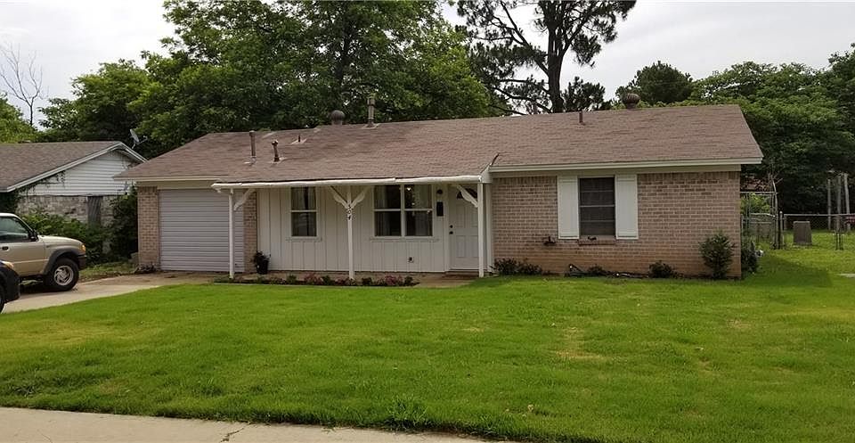 1st image of 504 Stonewall Dr