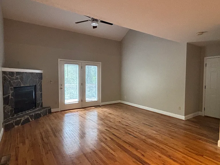 445 Sand Hill Rd #5 — Photo 6