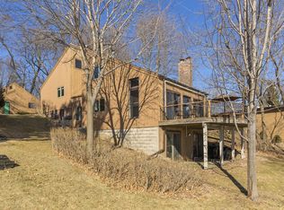 3340 Owasso Hgts Rd, Shoreview, MN 55126