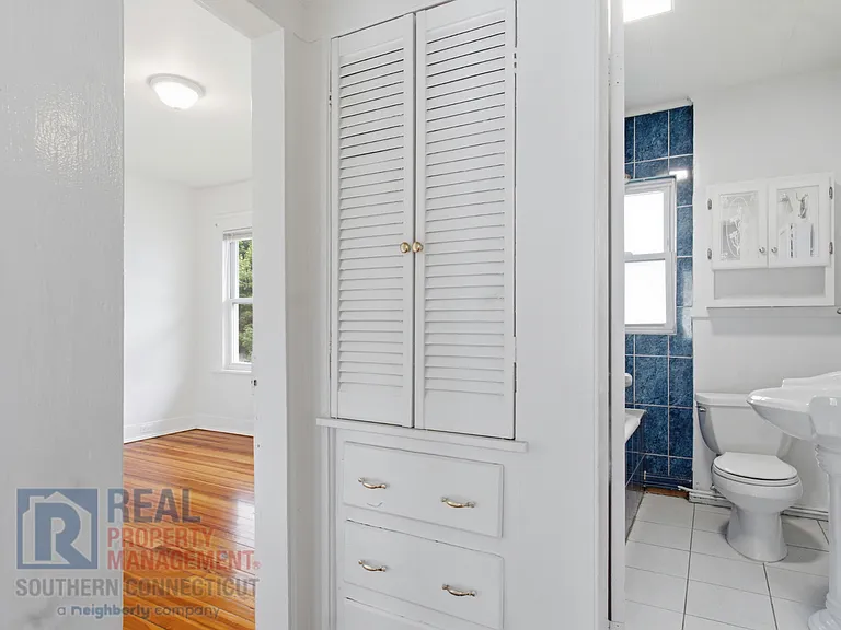 92 Aldine Ave #2 — Photo 6