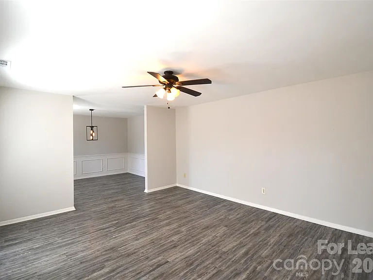 100 Old Farm Ct — Photo 14