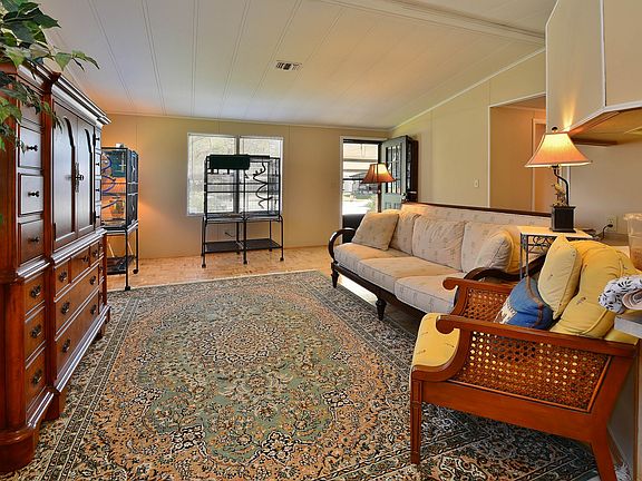 5th image of 10 Niagara Falls Cir