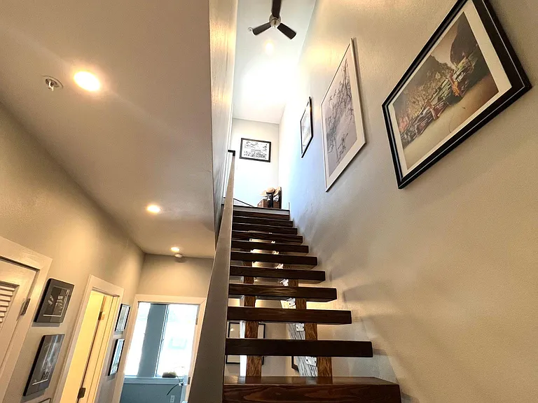 946 E Josephine St — Photo 19