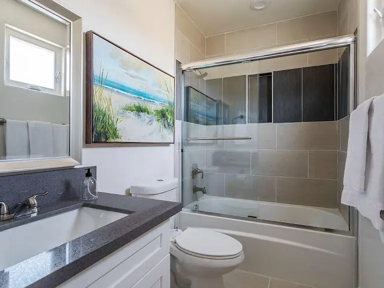 817 N Mariposa Ave #4 — Photo 6