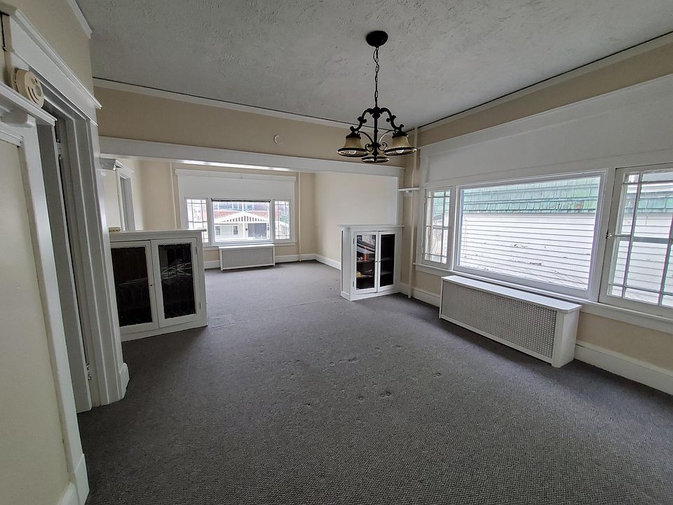 1st image of 2328 16th St Floor 1