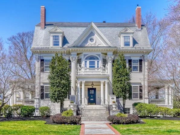 142 E Emerson St, Melrose, MA 02176