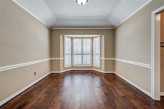 1st image of 808 Saddlebrook Dr N