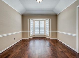 808 Saddlebrook Dr N, Bedford, TX 76021