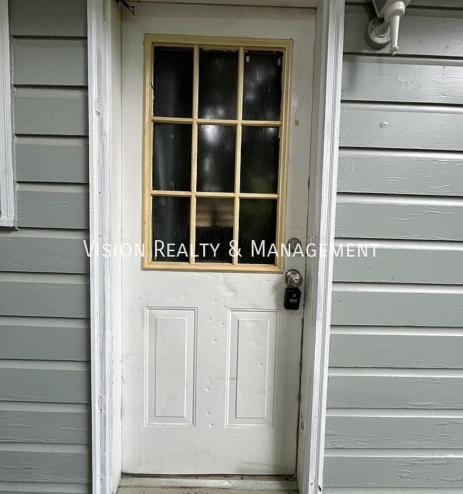 1st image of 121 Howell Rd #B