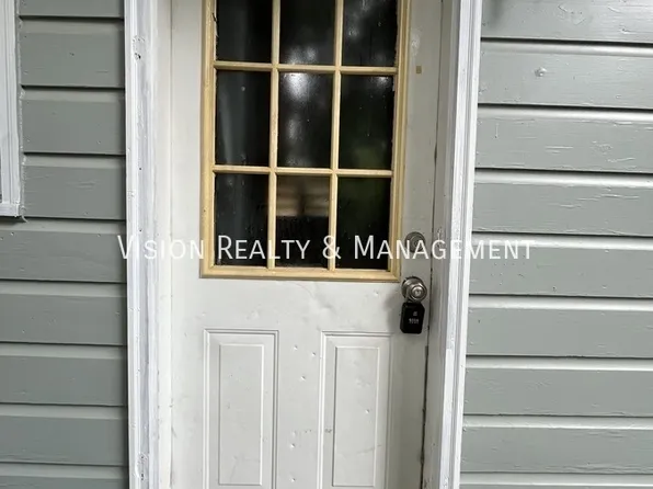 121 Howell Rd #B, Carrollton, GA 30117