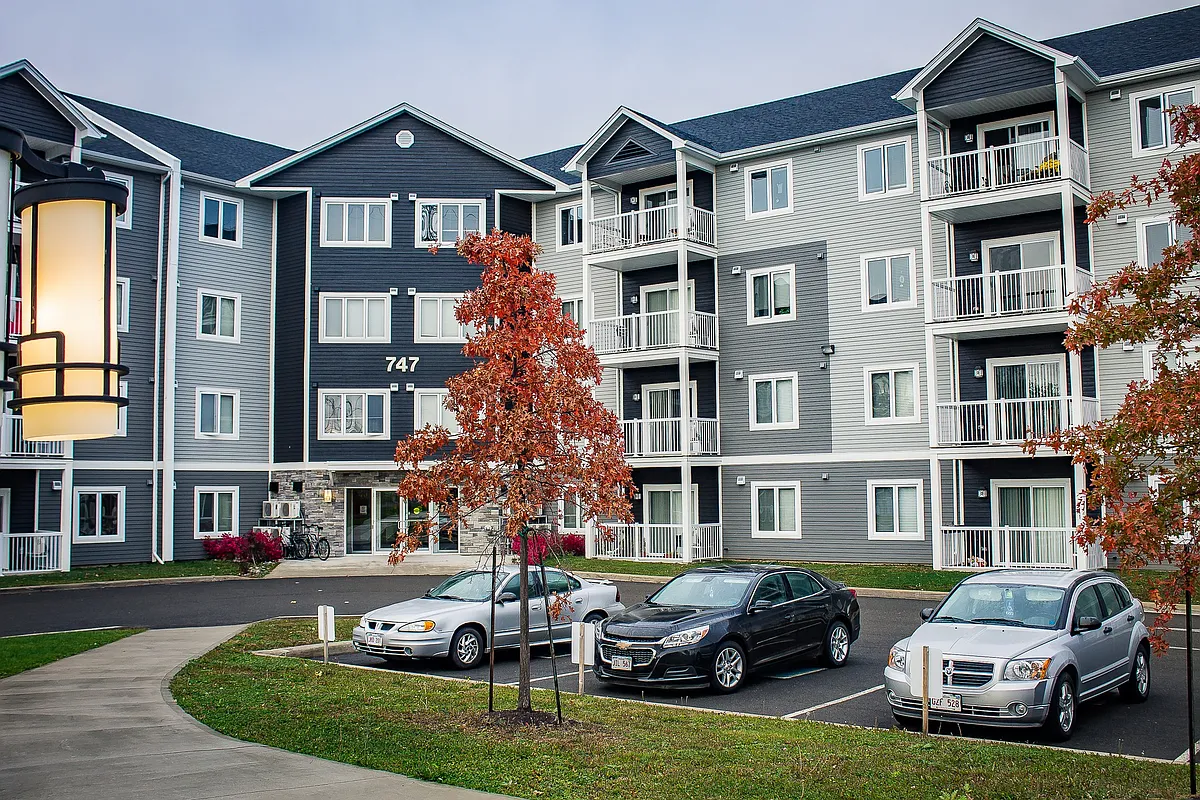 Building Photo - 747 Coverdale Rd