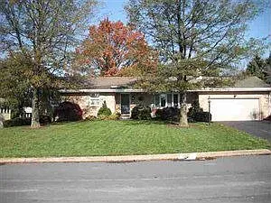 31 Sheraton Dr photo 1
