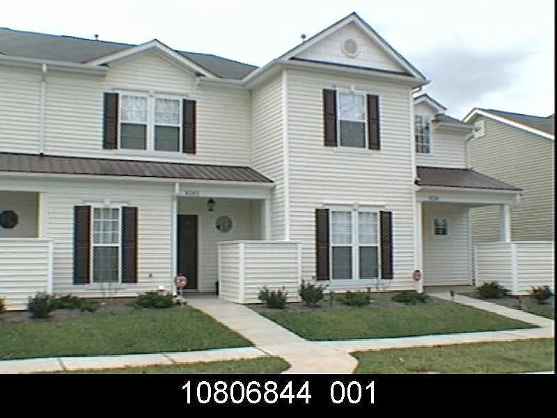 3 bed, 1557 sqft, $2,050 — Photo 1
