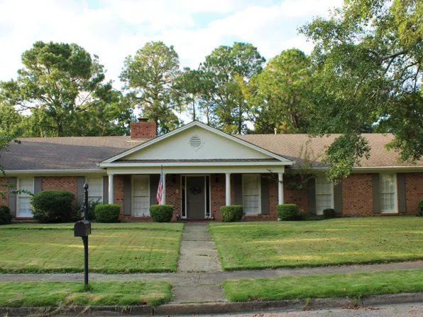 2450 Belcher Dr, Montgomery, AL 36111