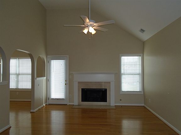 2nd image of 3330 Sandwedge Ln
