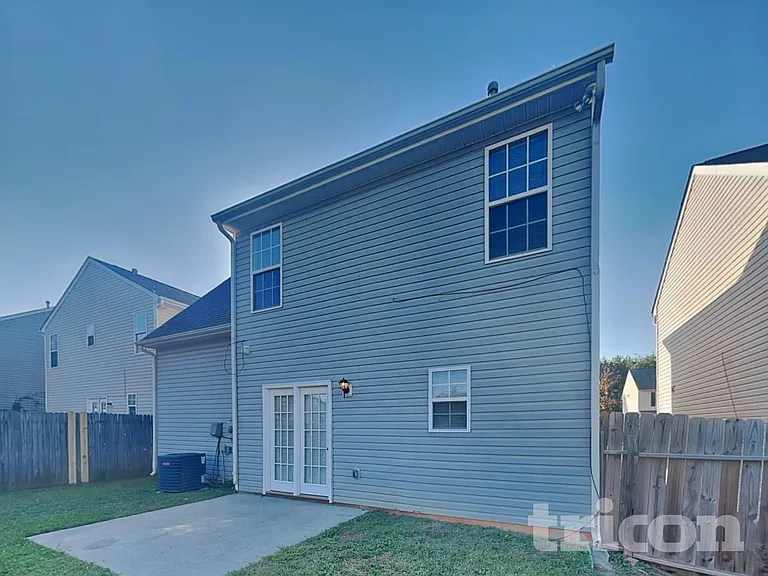 5717 Henderson Oaks Dr — Photo 18