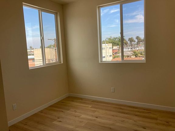 5th image of 2726 S Cochran Ave APT 301