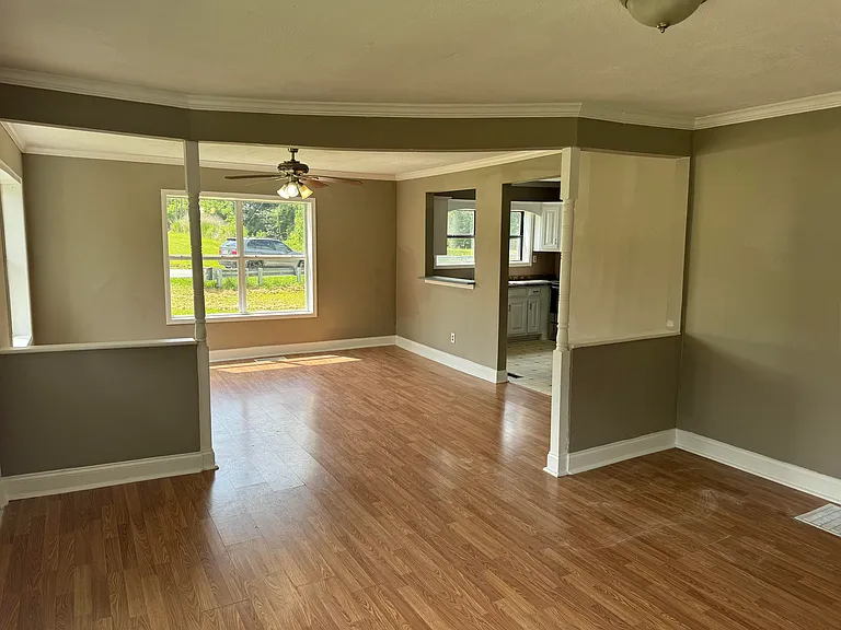 3403 A Bagwell Rd — Photo 2