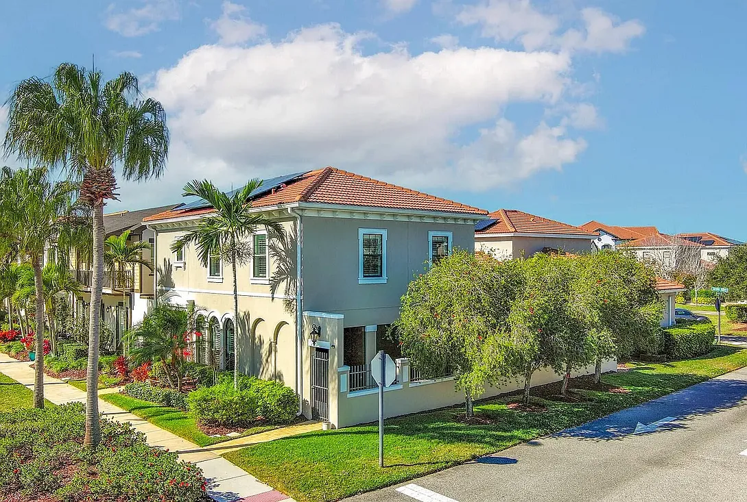 Building Photo - 2200 Arrivas Way