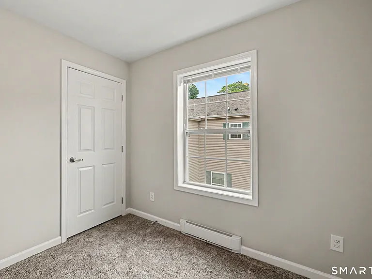 149 S Main St #D — Photo 32