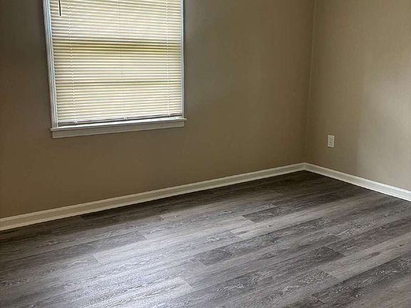 5th image of 1396 Winfield Ave