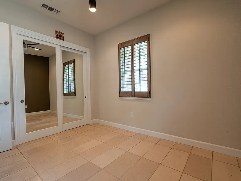 3881 Highpointe Ct — Photo 13