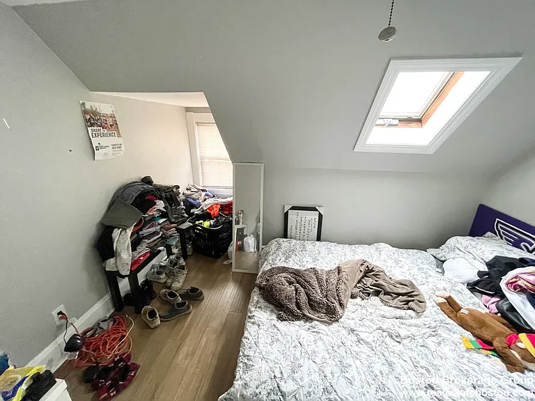 31 Falcon St #2 — Photo 9