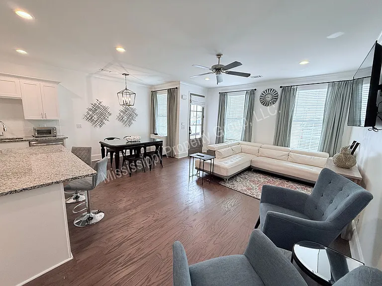 102 Farm View Dr #1306 — Photo 3