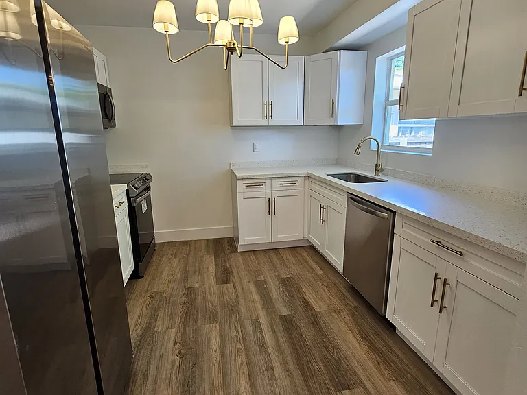 1915 Normandy Dr — Photo 16