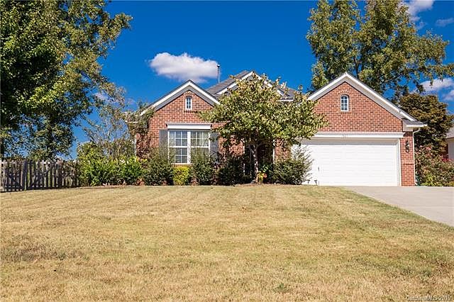 1st image of 301 Breckenridge Pl