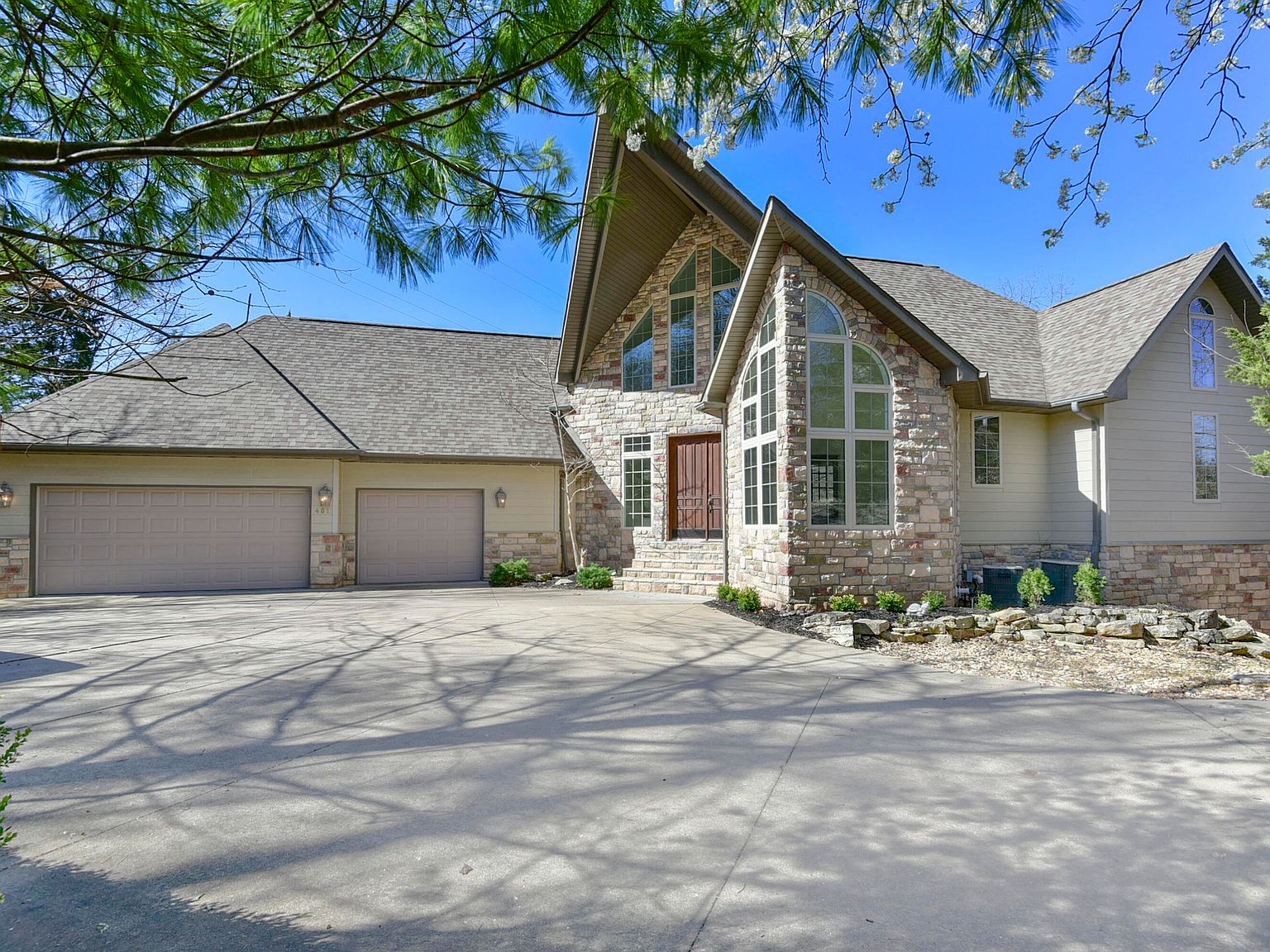 401 Silverwood Circle