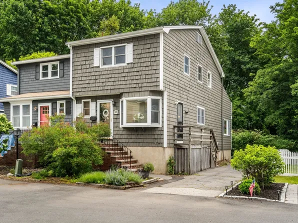 18 Lincoln Park, Marblehead, MA 01945