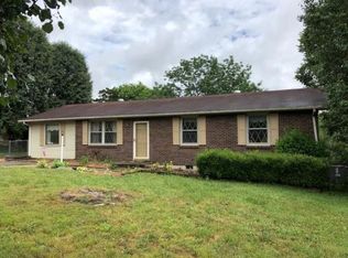 220 S Valley Rd, Hendersonville, TN 37075