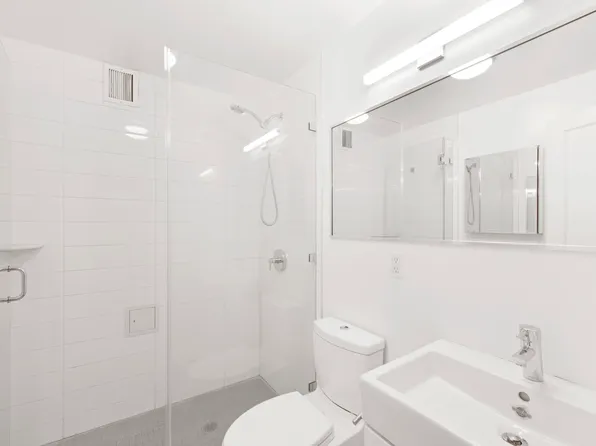 400 East 57th Street image 10 of 10