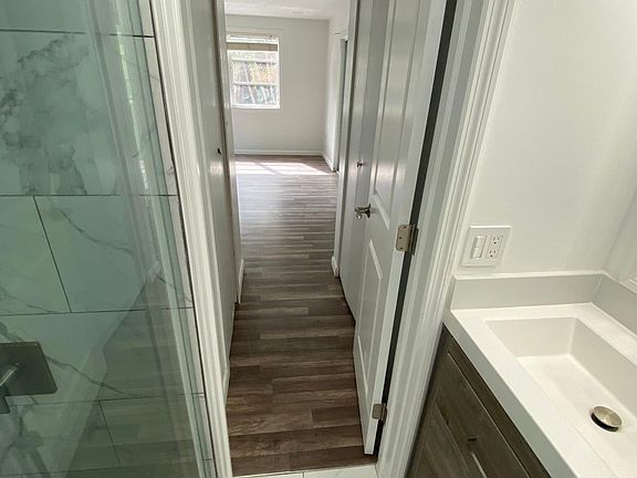 5th image of 860 NE 78th St APT 201