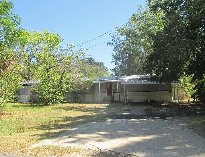 1st image of 200 Twin Pines Dr