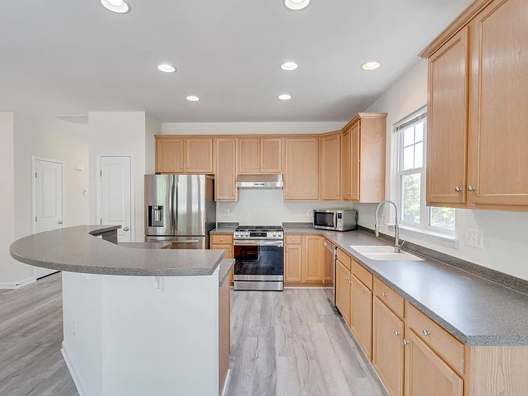 74 Pike Pl — Photo 17