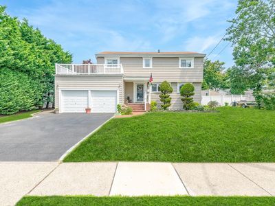 49 Iroquois Street E, Massapequa, NY, 11758