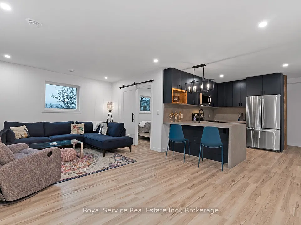 256 George St #2