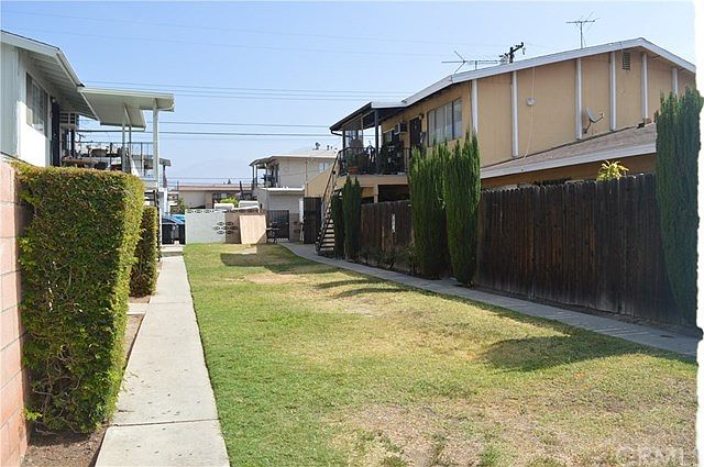 2nd image of 1216 W Rosewood Ct