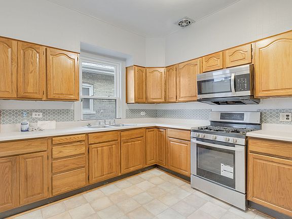 4th image of 1404 W 97th St