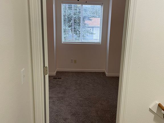 5th image of 1402 E Stiner Ave #1