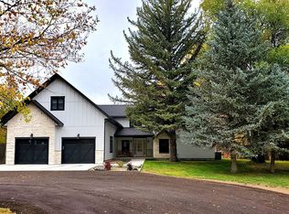 1305 N 2nd St, Lander, WY 82520