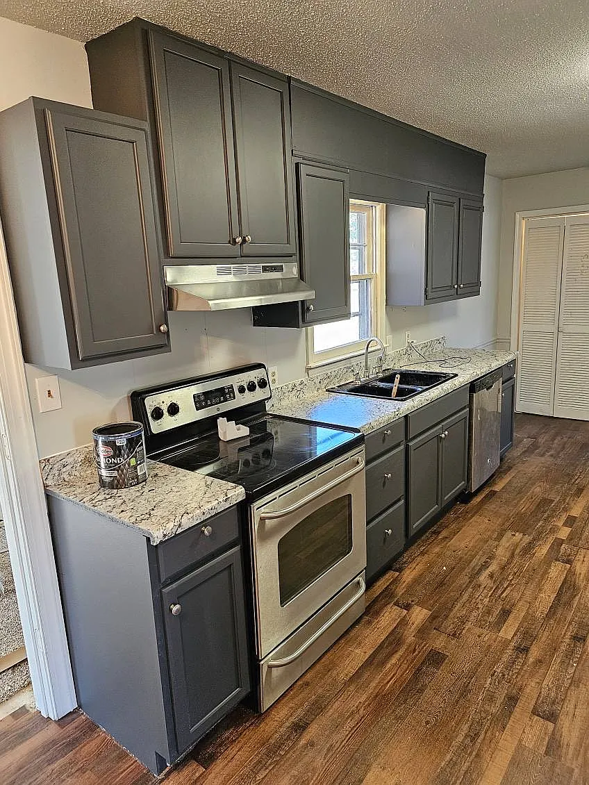 4 bed, 2.5 bath, 1872 sqft, $1,900 — Photo 2