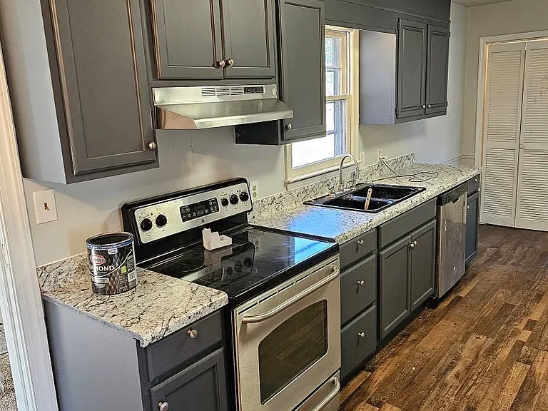 419 Whitfield Dr — Photo 2