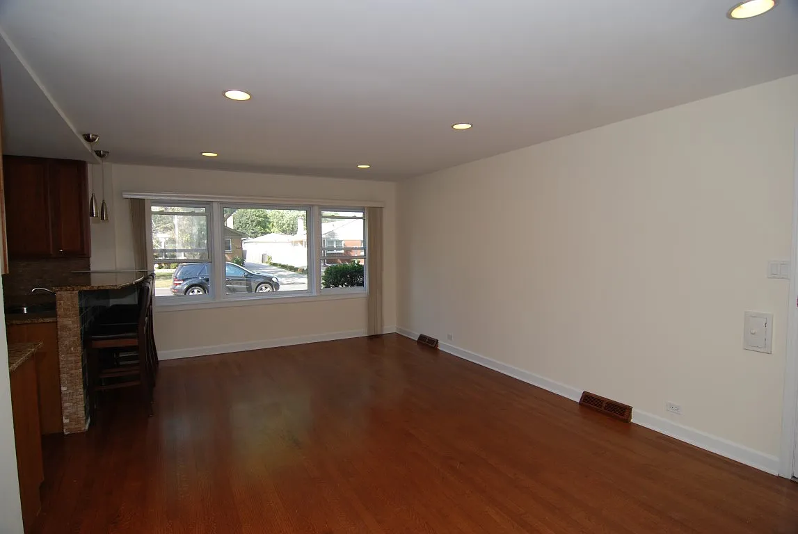 3 bed, 1800 sqft, $2,895 — Photo 2