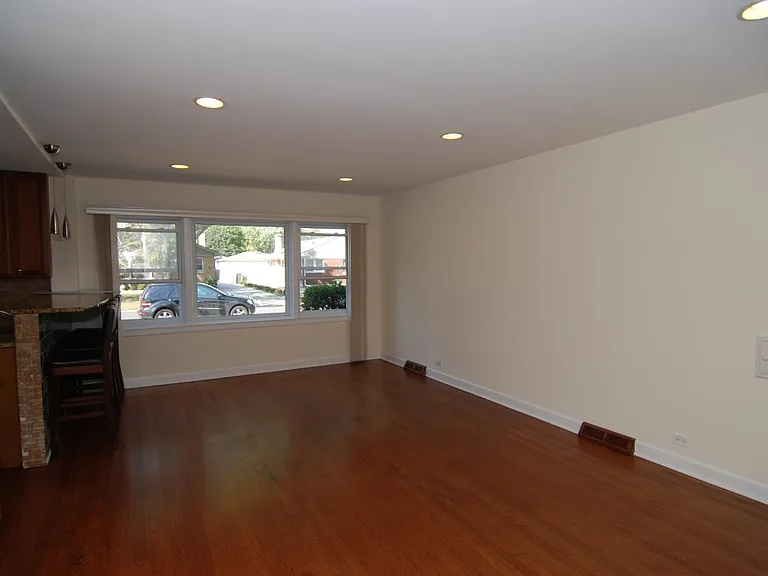 9311 Latrobe Ave — Photo 2
