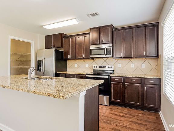 3rd image of 4670 Brookshire Ln